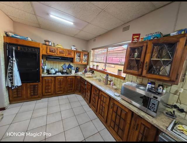 3 BEDROOM HOUSE FOR SALE IN VANDERBIJLPARK SW 2